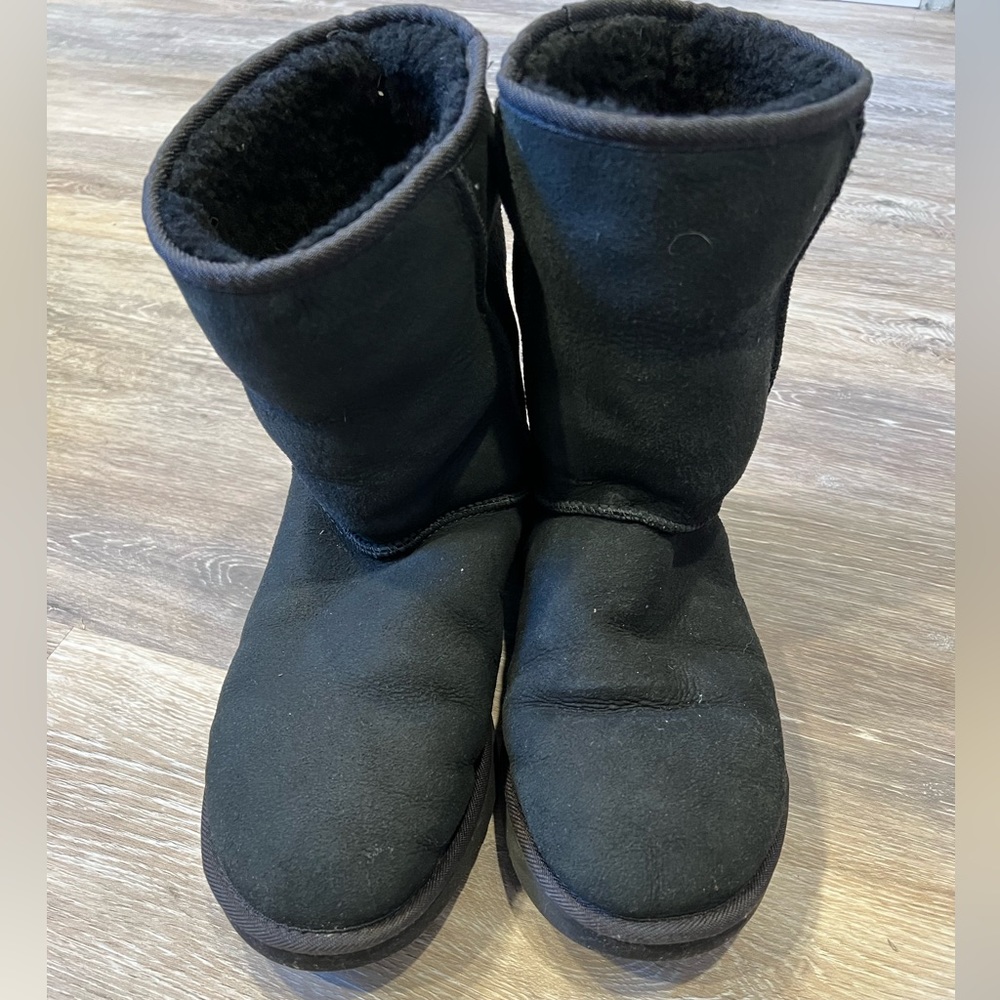 Ugg Boots | Classic Short | Black | W Size 10